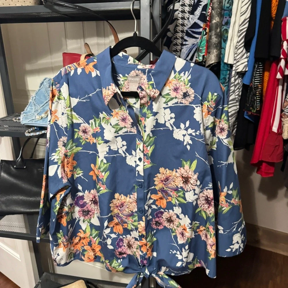 Chico's No-Iron 100% cotton blue floral print tie-front 3/4 sleeve blouse 1x/2x - Picture 4 of 4